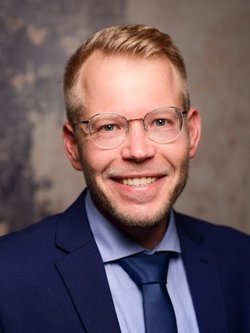 Dr. Oliver Franken